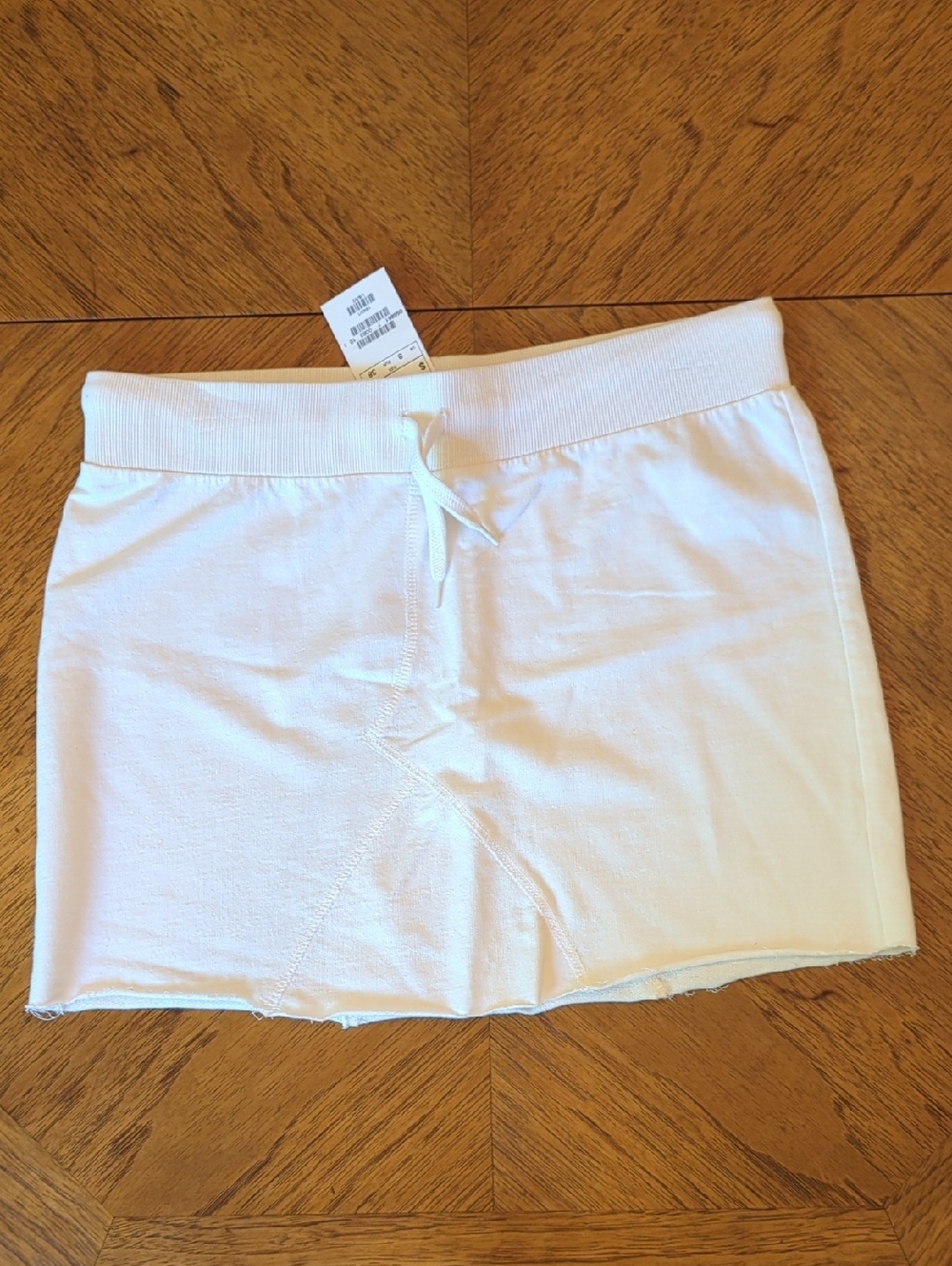 Y2K H&M White Mini Skirt with Ribbed Waistband And Unfinished Hem